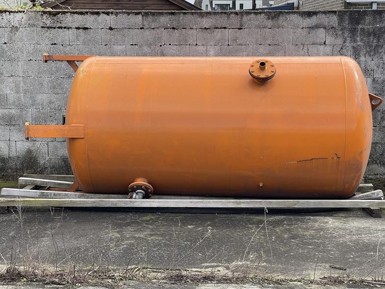 Used 1990 Alteco vertical air receiver 5000 L Compressed Air Dryer