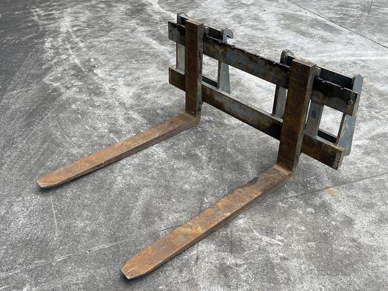 Used Bobcat forks S 450 Attachment