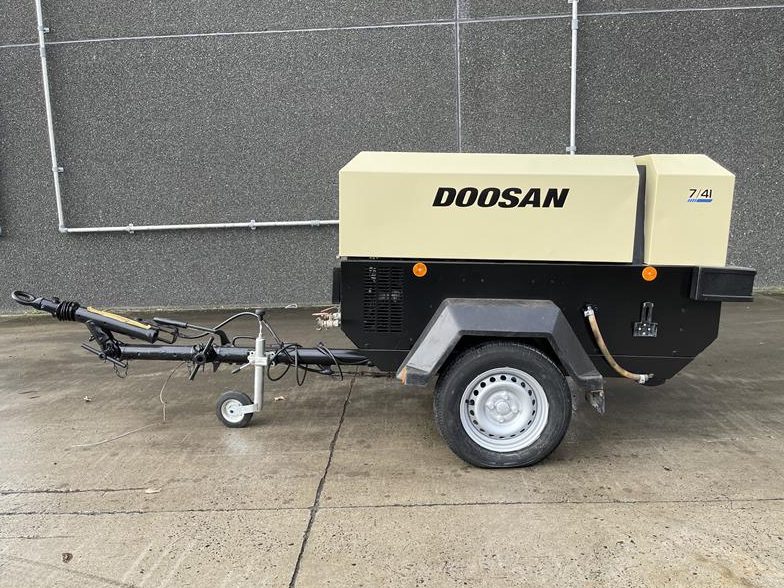 Used 2016 Doosan 7 / 41 Portable Air Compressor, 145 CFM