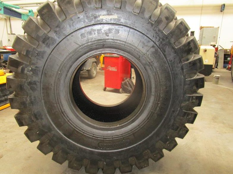 Used Fujityres 4 tyres 26.5x25 Attachment