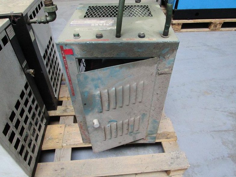 Used Ingersoll Rand INGERSOLL-RAND Compressed Air Dryer