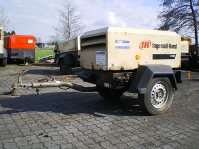Used 2004 Ingersoll Rand 7/20 Portable Air Compressor, 71 CFM
