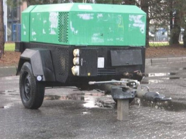 Used 2002 Ingersoll Rand 7/31 G Portable Air Compressor, 109 CFM