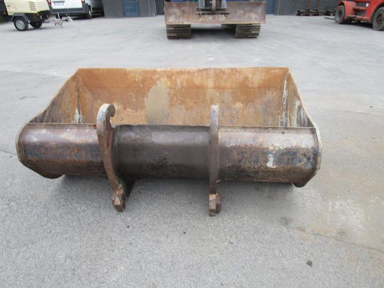 Used Kobelco bucket Attachment