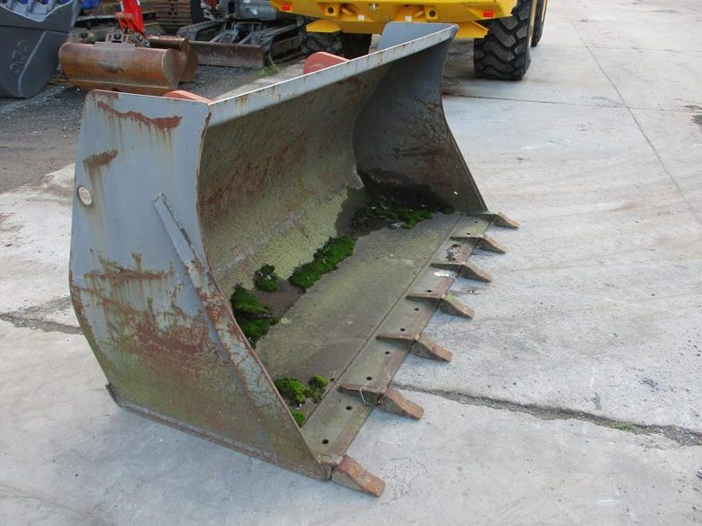 Used Volvo loader bucket L50/L60/L70 Attachment